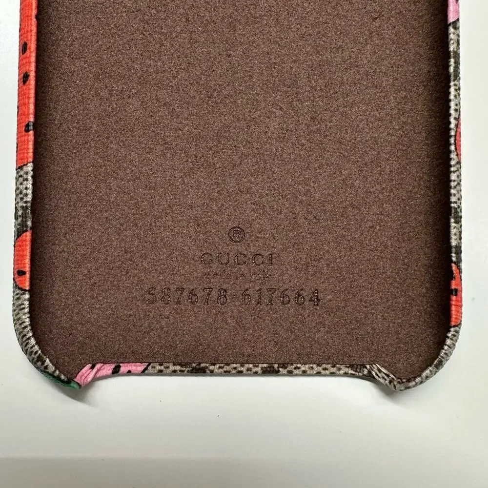 NWB | Gucci | Strawberry iPhone X/XS Case